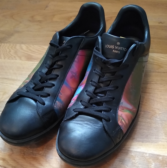 Louis Vuitton sneakers - Picture 1 of 3